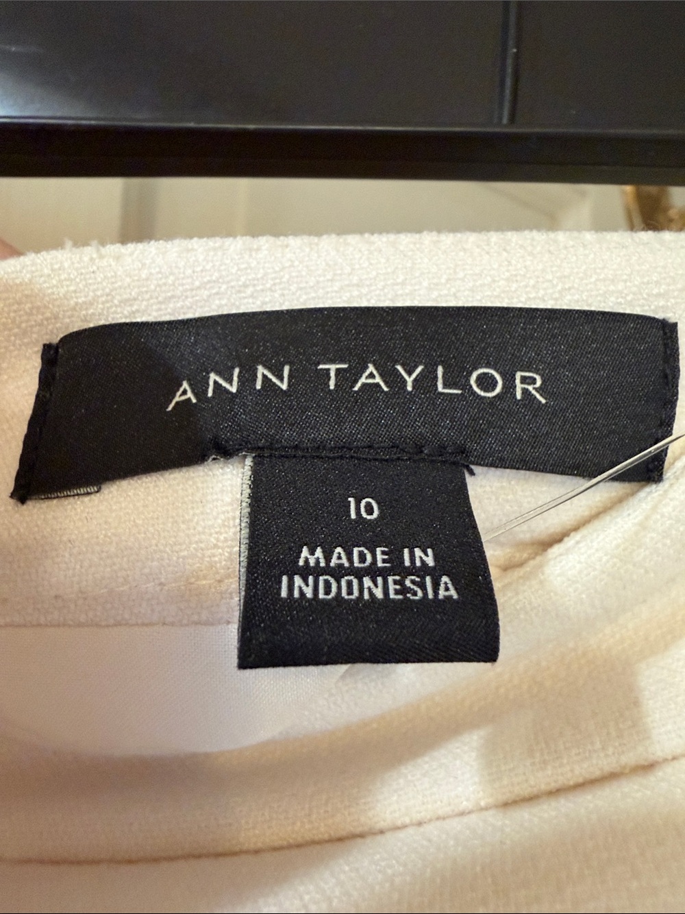 Ann Taylor White Pencil Skirt with Pearl Buttons - Picture 3 of 3